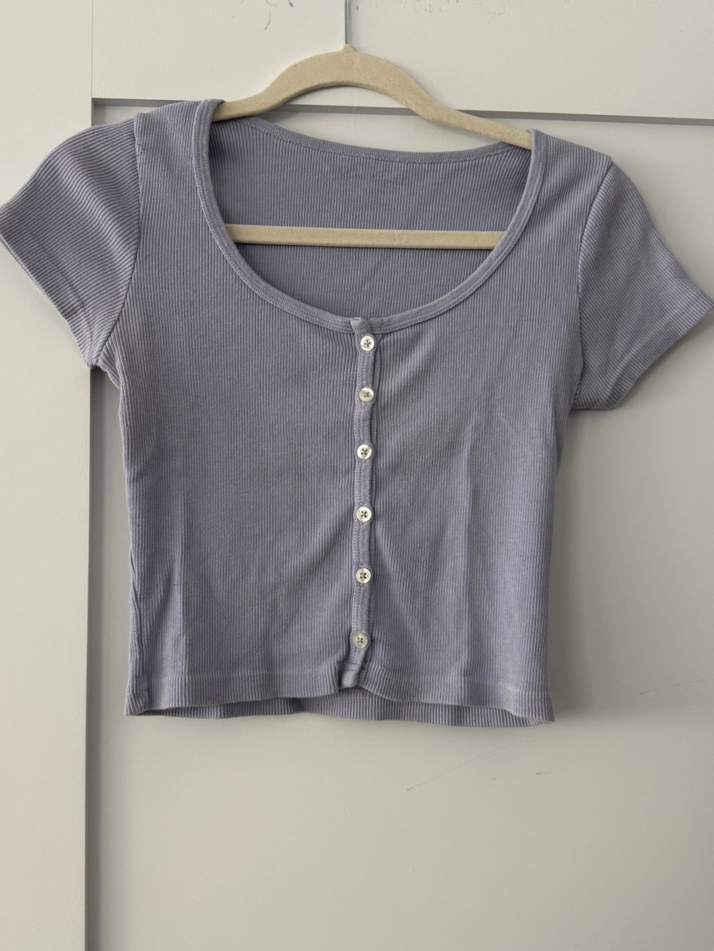 John Galt Cropped Ribbed Button-Front Top - Lavender